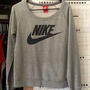 WOMENS NIKE SWEATSHIRT